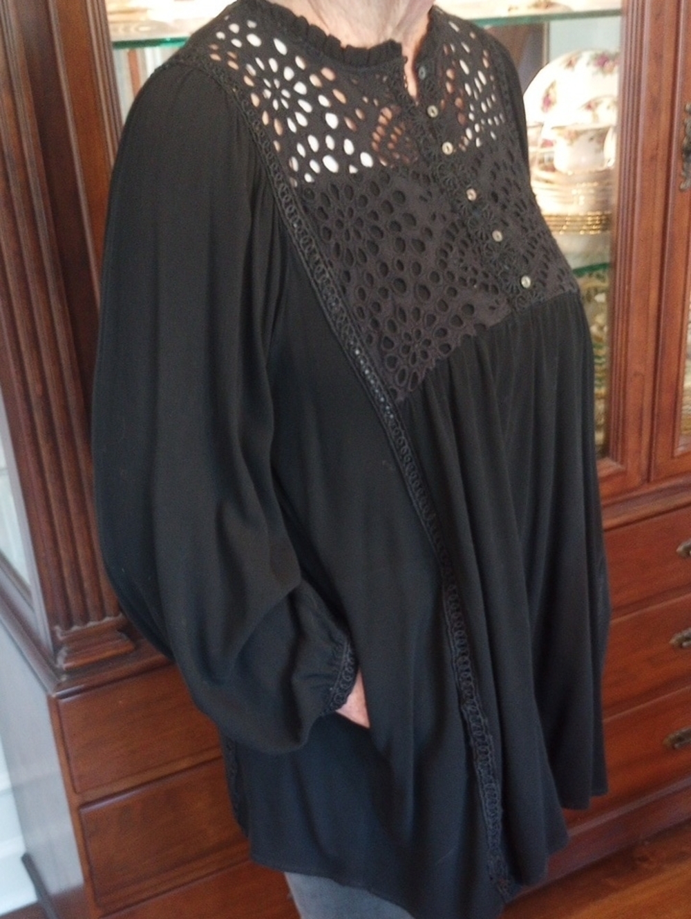 Boutique Black Lace Yoke Tunic - Picture 4 of 4